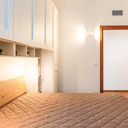 House Broom By Interhome *